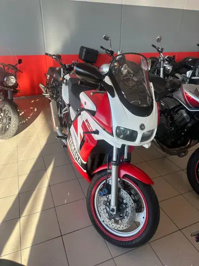Yamaha FZS 600 Fazer (1998 - 01) usata