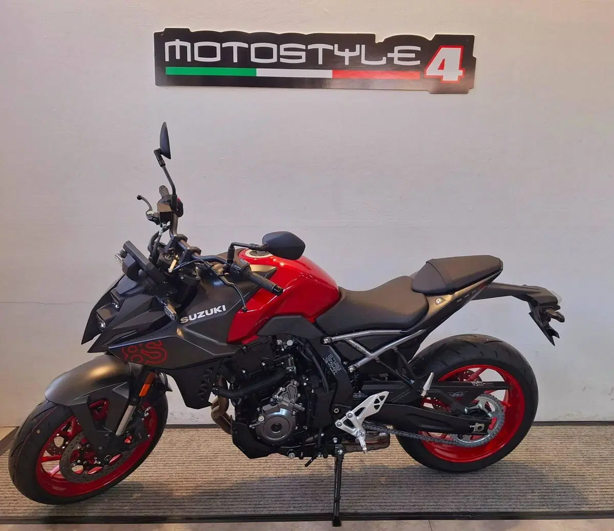Suzuki GSX-8S (2025 - 26) (2)