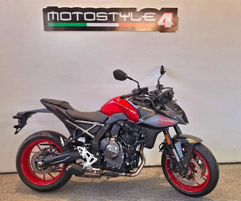 Suzuki GSX-8S (2025 - 26)