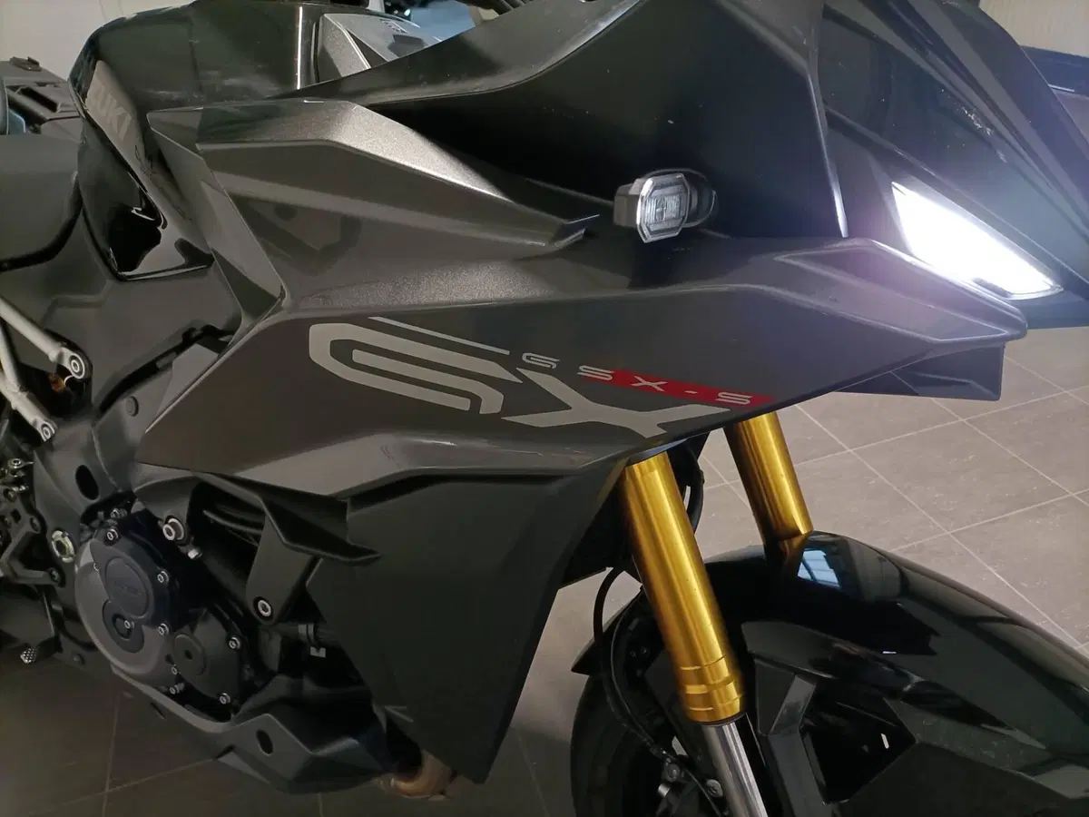 Suzuki GSX-S1000GX (2024 - 26) (9)