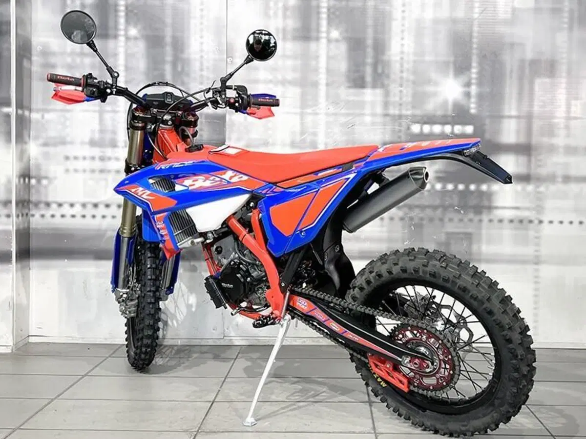 Betamotor RR 125 4T Enduro R (2024 - 26) (2)
