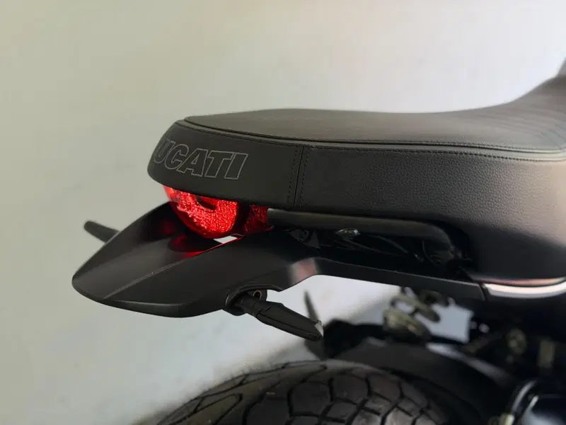 Ducati Scrambler 800 Icon Dark (2021 - 22) (2)