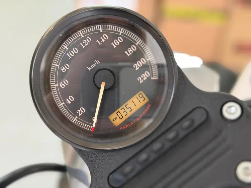 Harley-Davidson 883 (2008 - 09) - XL (5)