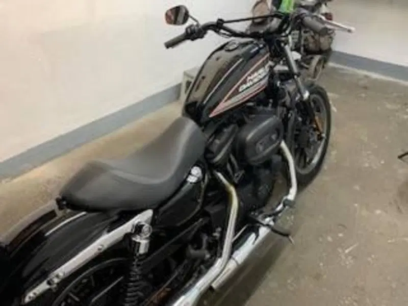 Harley-Davidson 883 R (2008 - 16) - XL 883R (6)