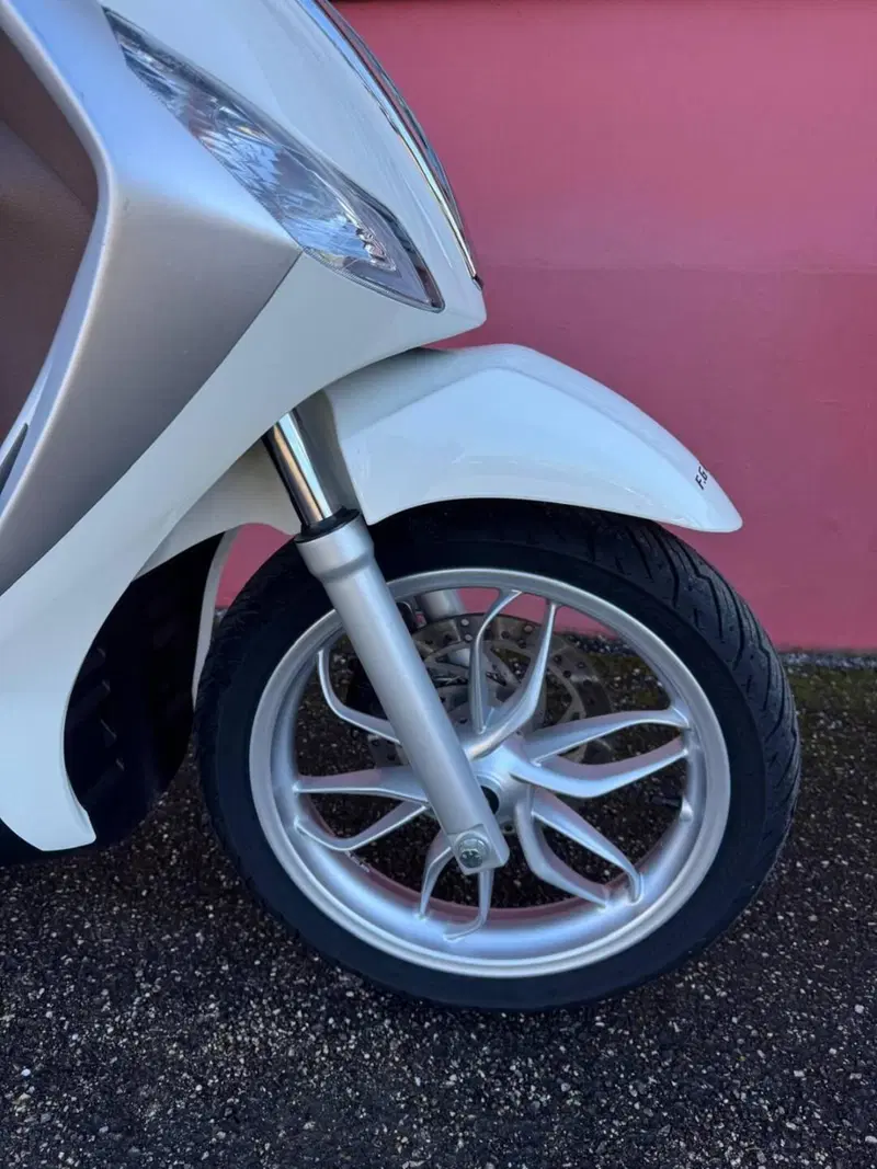 Piaggio Medley 125 ABS (2016 - 19) (3)
