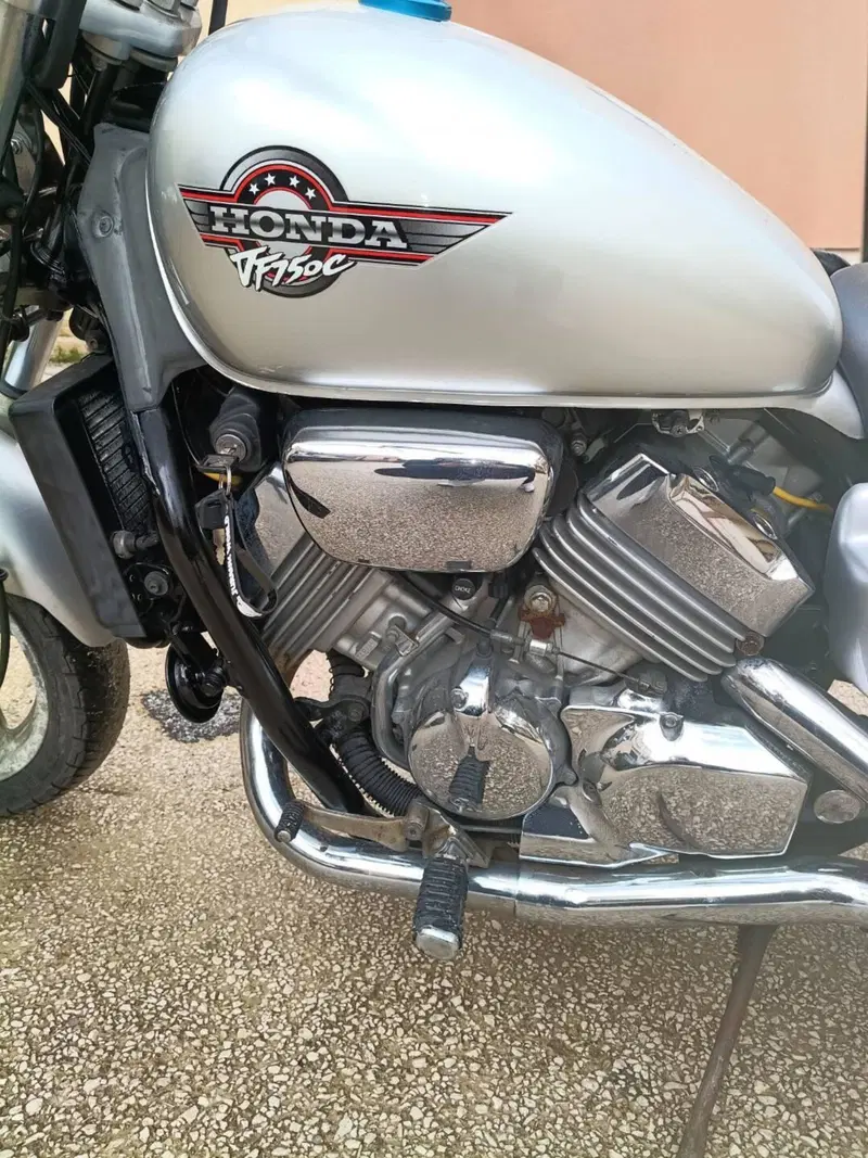Honda VF 750 C (1985 - 01) (4)