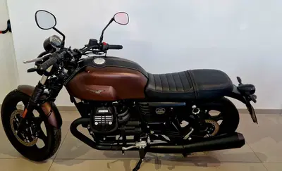 Moto Guzzi V7 III Stone Night Pack (2019 - 20) usata