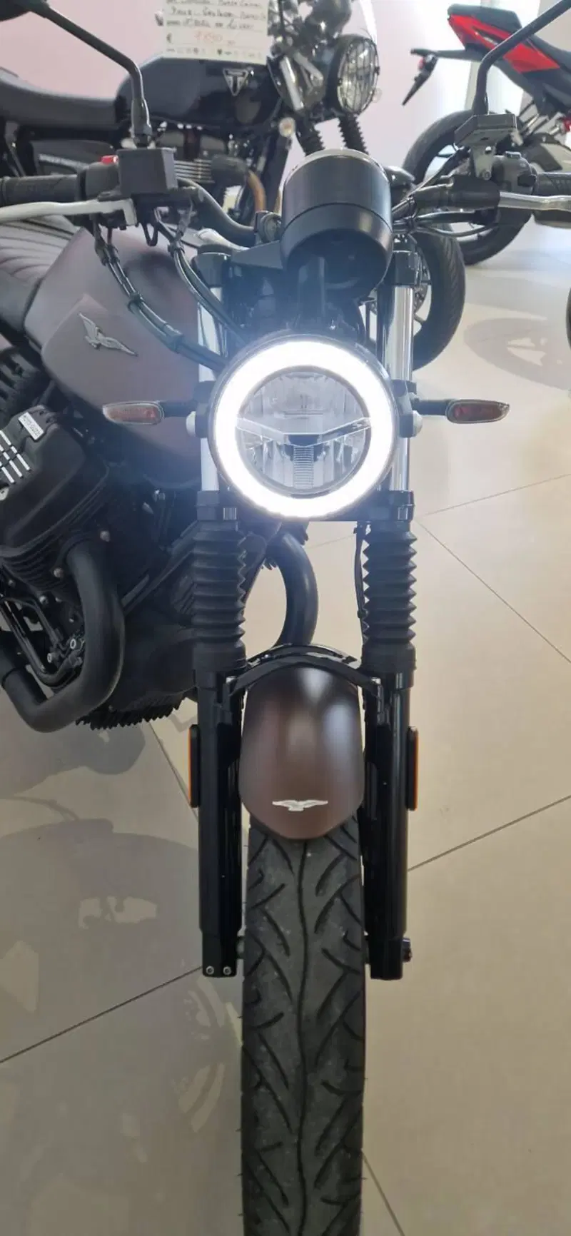 Moto Guzzi V7 III Stone Night Pack (2019 - 20) (12)