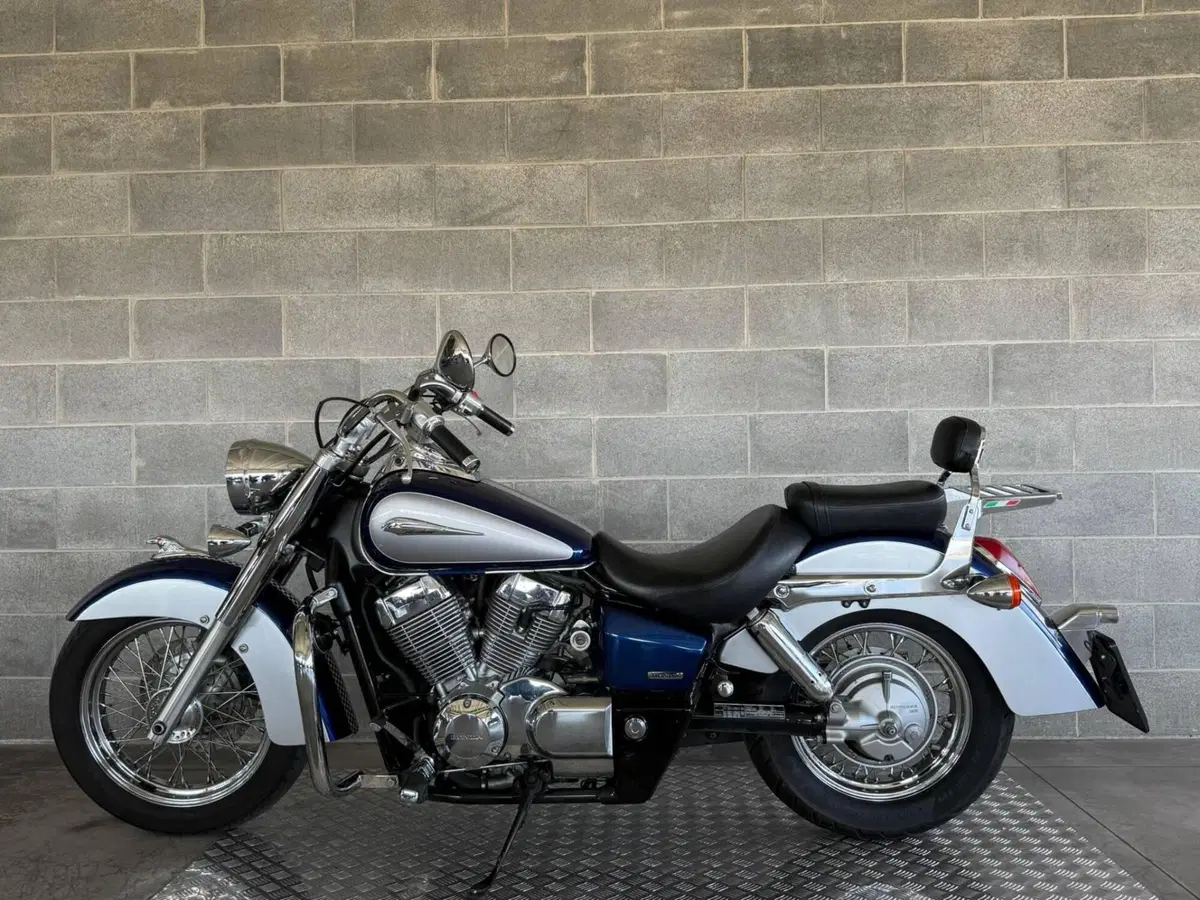Honda VT 750 C Shadow Classic (3)