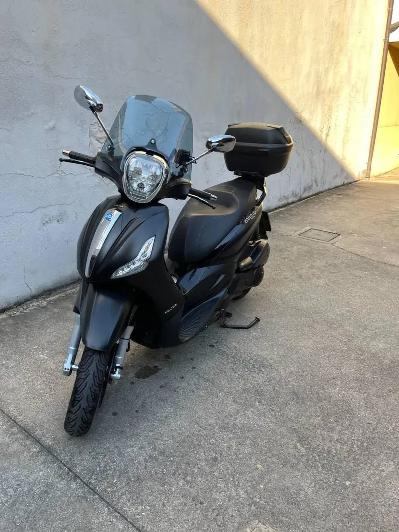 Piaggio Beverly 300 i.e. Police ABS-ASR (2017 - 20) (6)