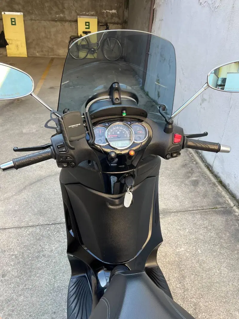 Piaggio Beverly 300 i.e. Police ABS-ASR (2017 - 20) (13)