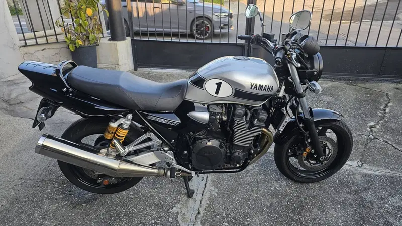 Yamaha XJR 1300 (2006 - 14) (4)