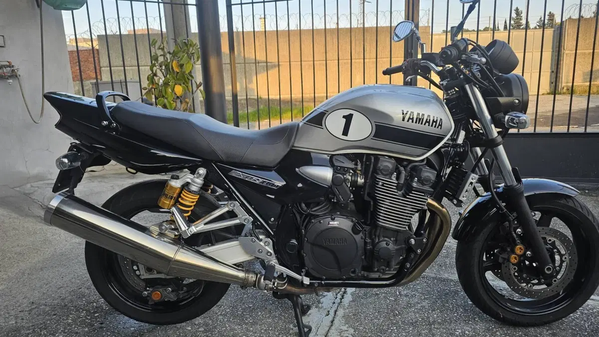 Yamaha XJR 1300 (2006 - 14) (5)