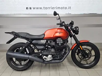 Moto Guzzi V7 Stone (2021 - 24) usata