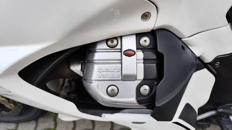 Moto Guzzi Norge 1200 GT 8V (2011 - 16) (2)