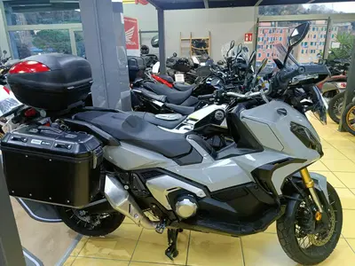 Honda X-ADV 750 DCT (2021 - 24) usata