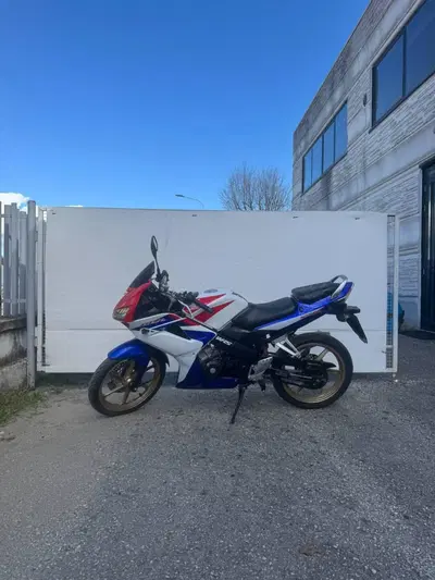 Honda CBR 125 R (2007 - 17) usata