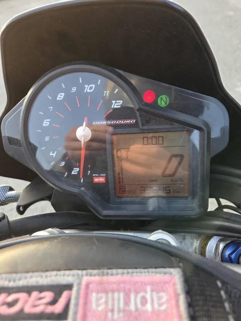 Aprilia Dorsoduro 750 (2009 - 14) (3)