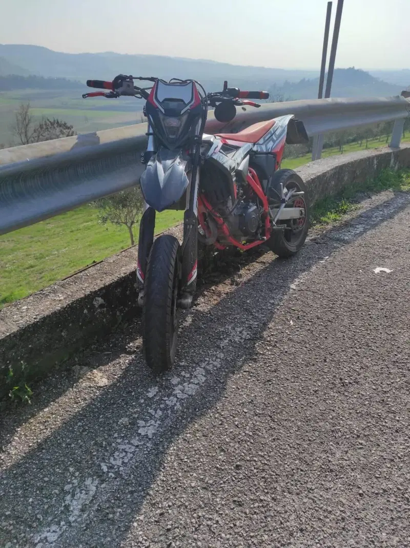 Betamotor RR 125 4T Motard LC (2021 - 23) (5)