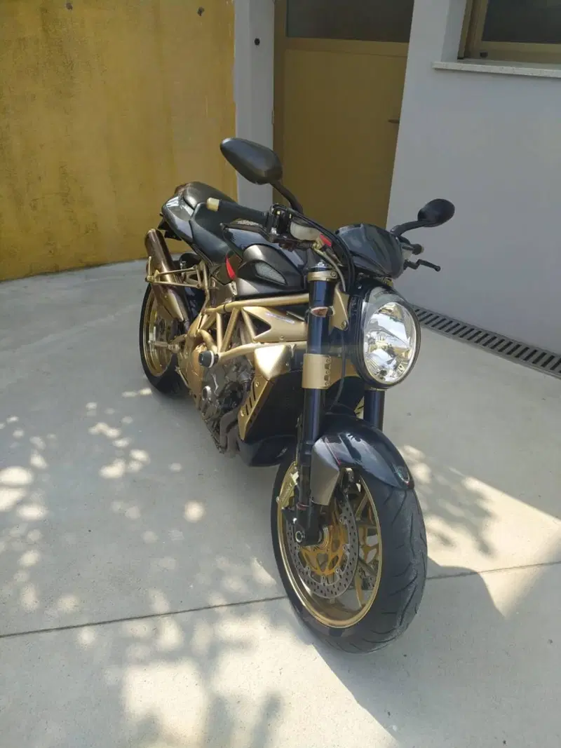 MV Agusta Brutale 910 R (2006 - 11) (4)