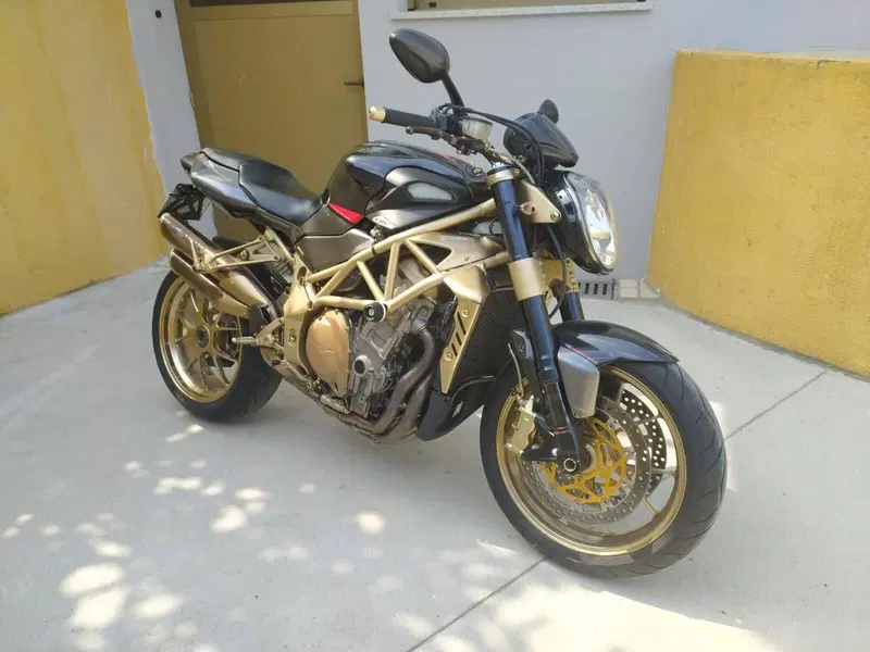 MV Agusta Brutale 910 R (2006 - 11) (5)