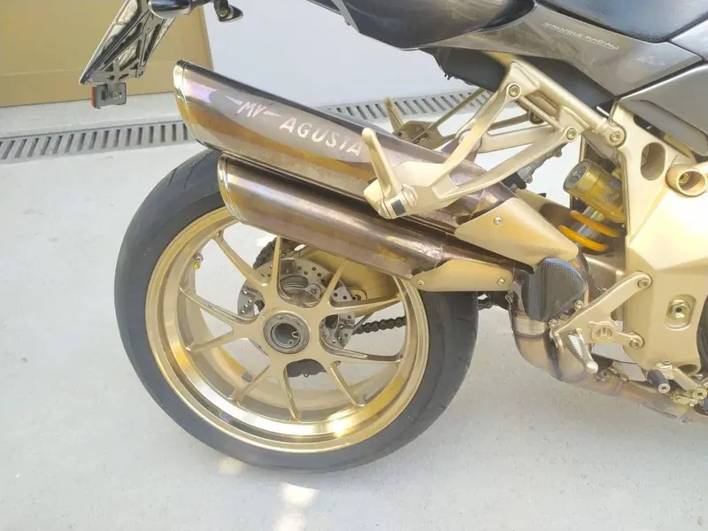MV Agusta Brutale 910 R (2006 - 11) (7)