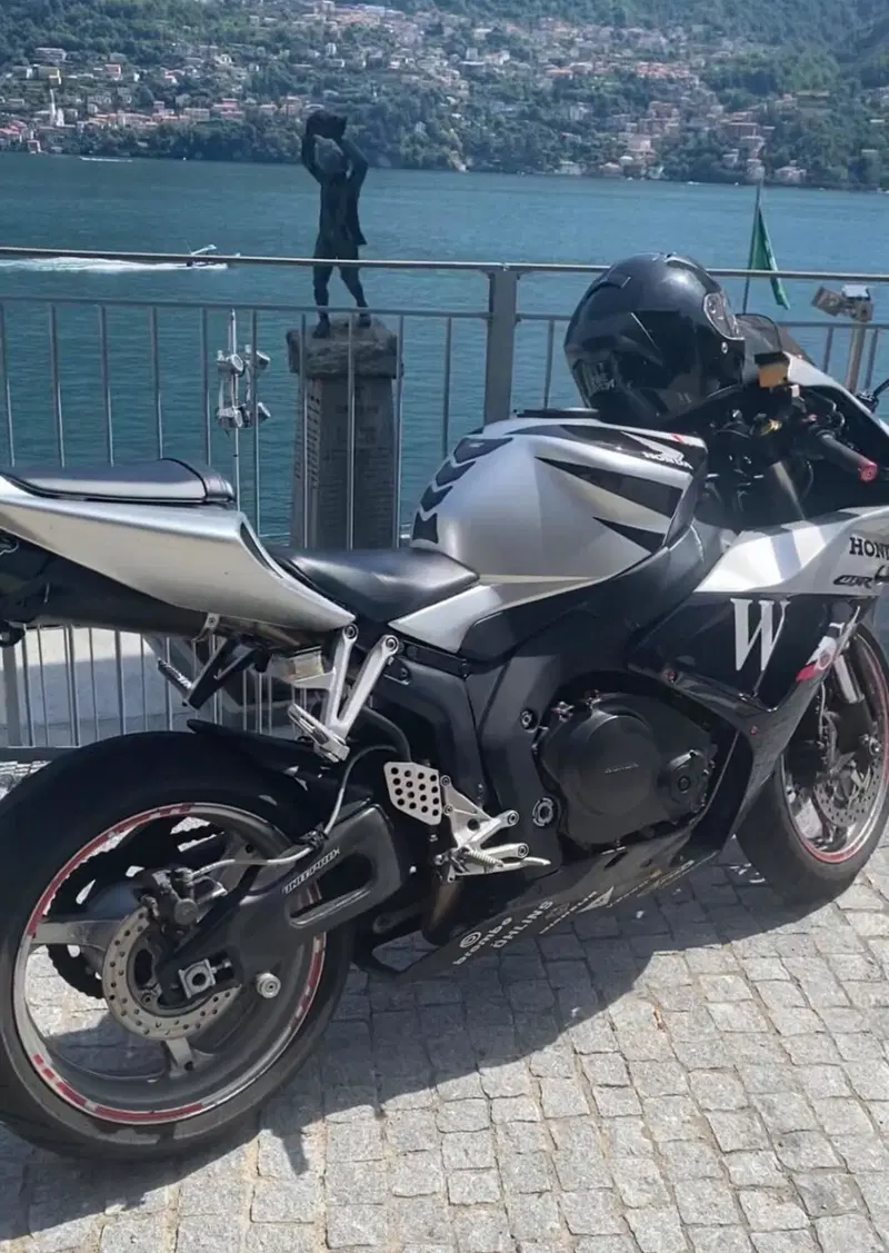 Honda CBR 1000 RR Fireblade (2006 - 07) (5)