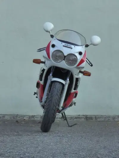 Yamaha FZR 600 d'epoca