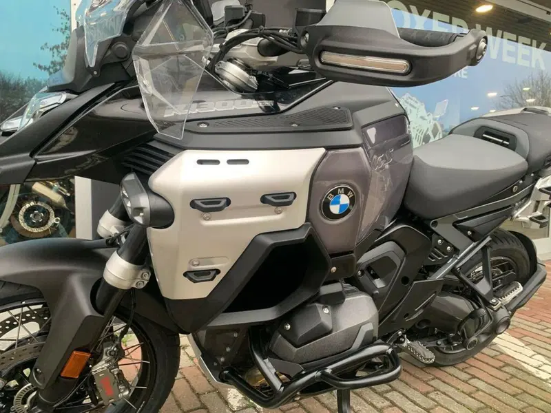 Bmw R 1300 GS Adventure Triple Black (2025 - 26) (6)