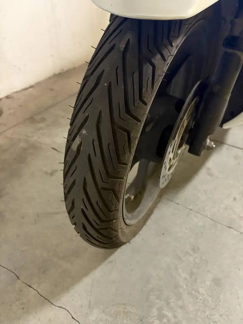 Honda SH 150i Sport (2024 - 25) (4)