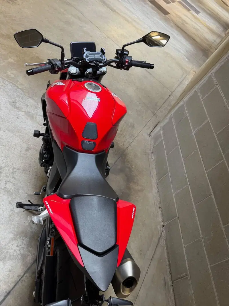 Honda CB 1000 Hornet (2025 - 26) (4)