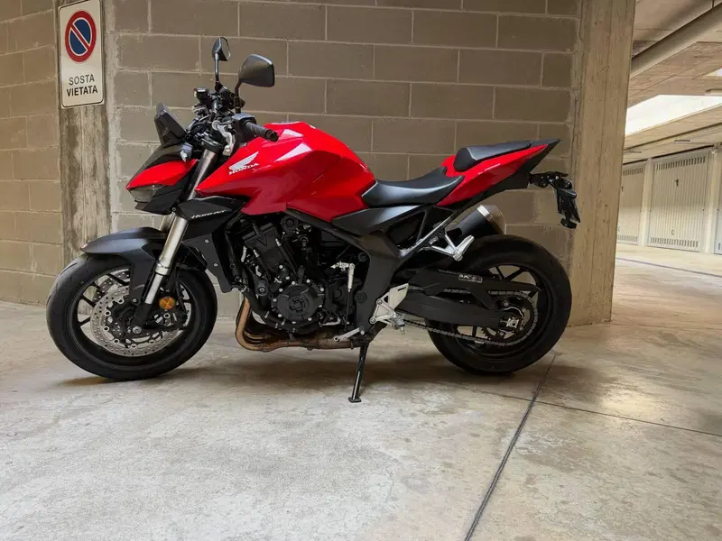 Honda CB 1000 Hornet (2025 - 26) (6)