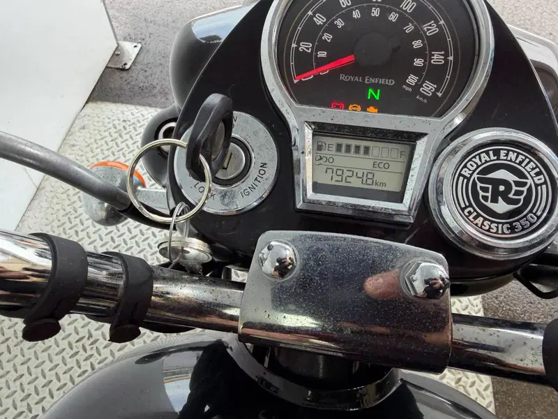 Royal Enfield Classic 350 (2021 - 26) (5)