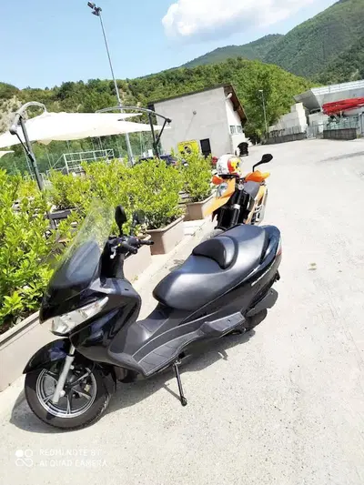 Suzuki Burgman UH 200 (2006 - 12) usata