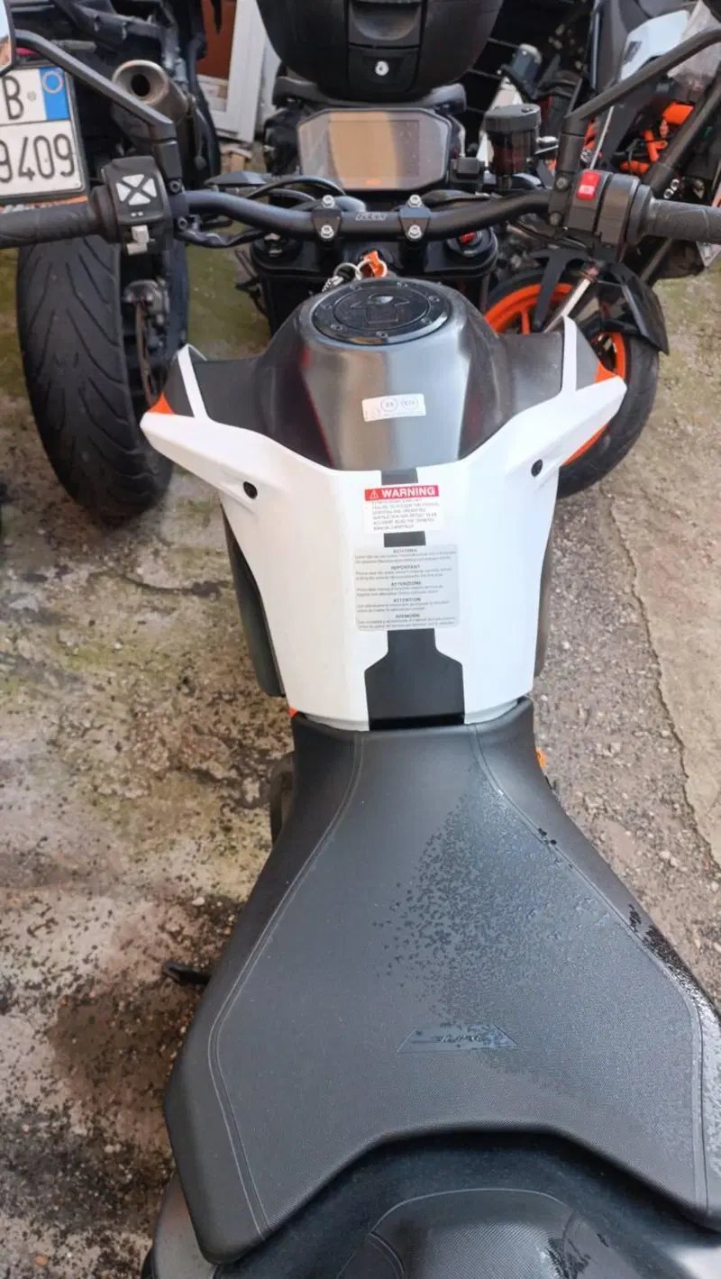 KTM 890 Duke R (2020) (5)