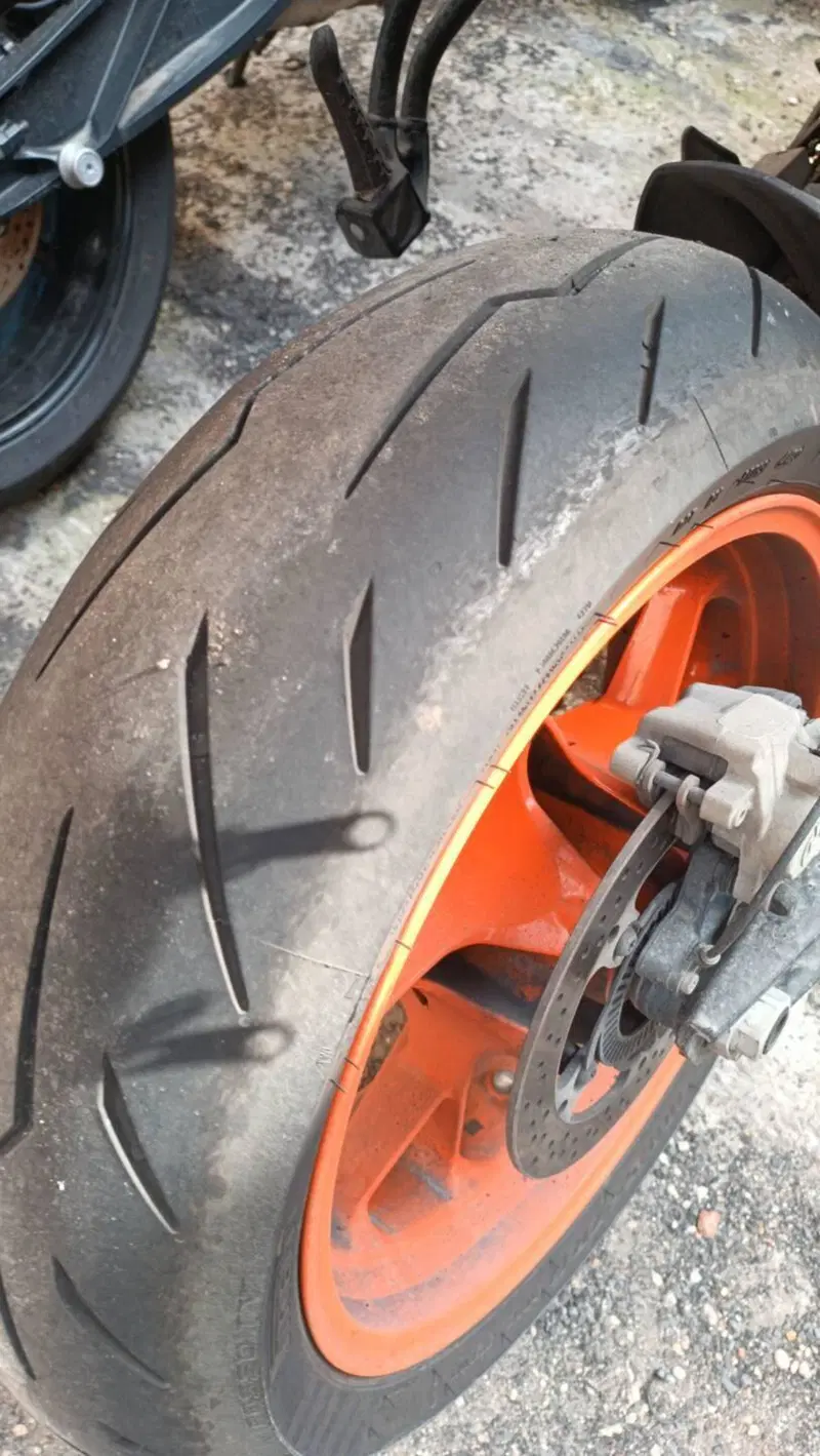 KTM 890 Duke R (2020) (6)