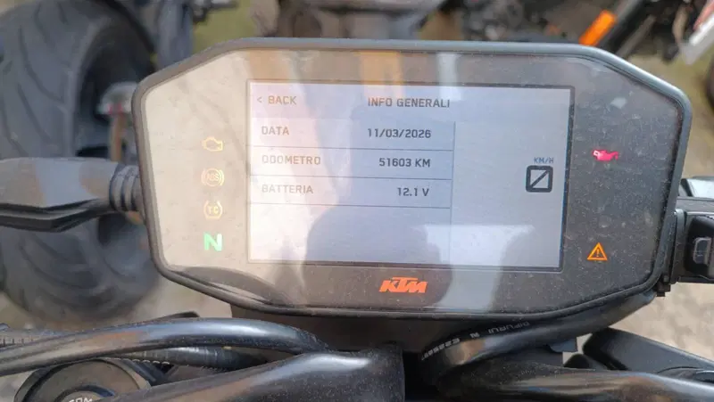 KTM 890 Duke R (2020) (7)