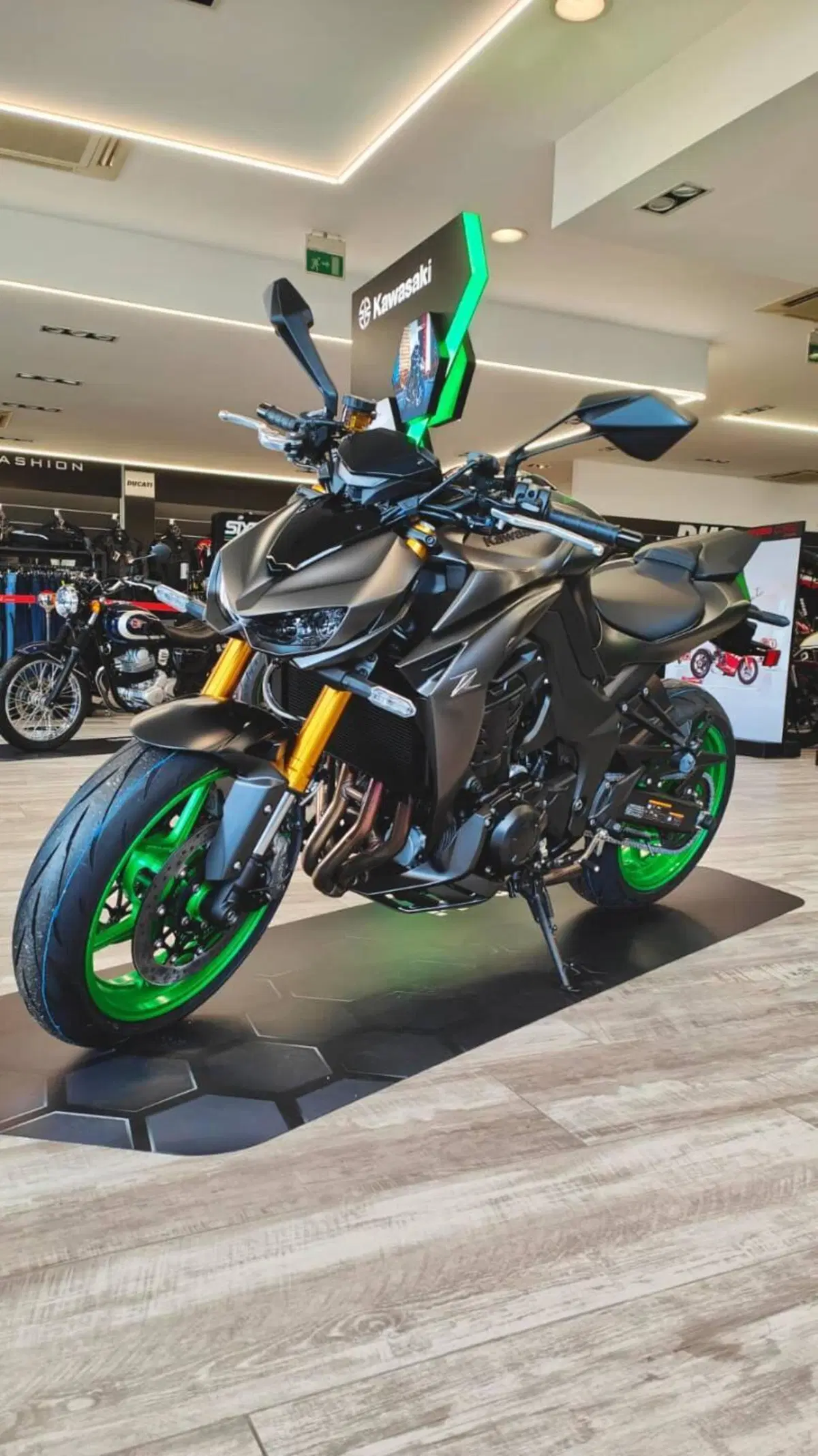 Kawasaki Z 1100 SE (2026) (2)