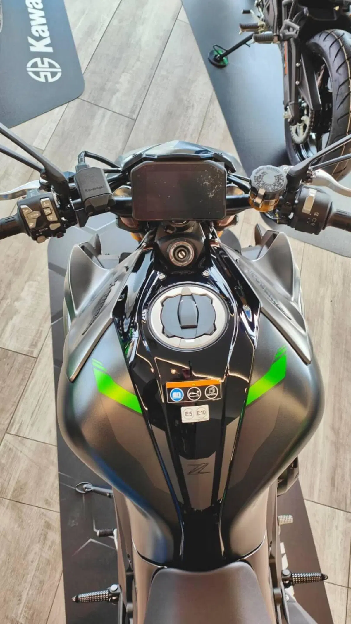 Kawasaki Z 1100 SE (2026) (7)