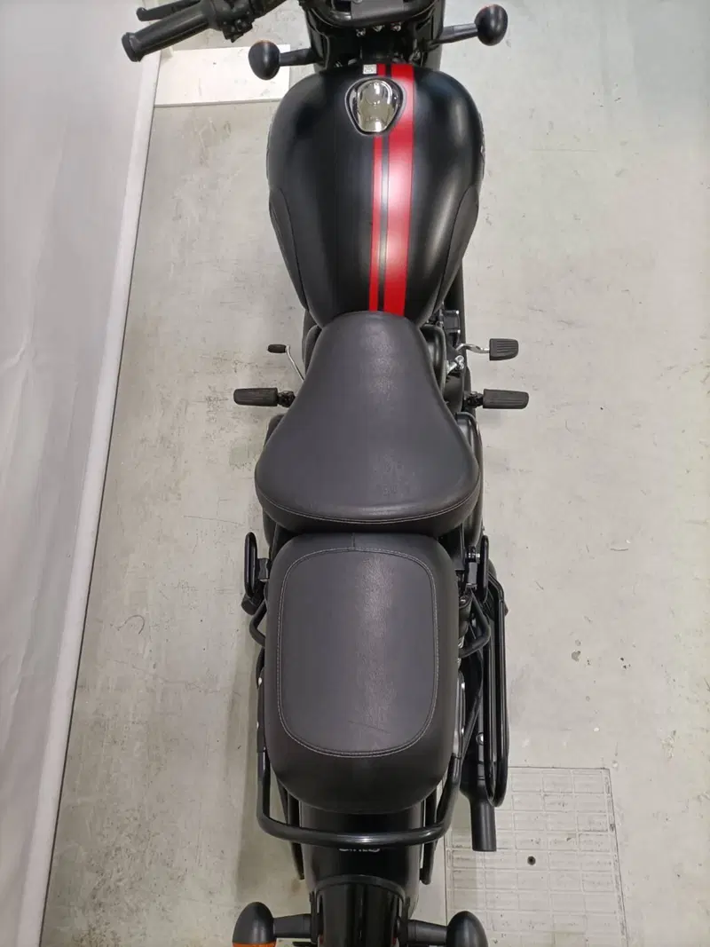 Royal Enfield Classic 350 (2021 - 26) (5)