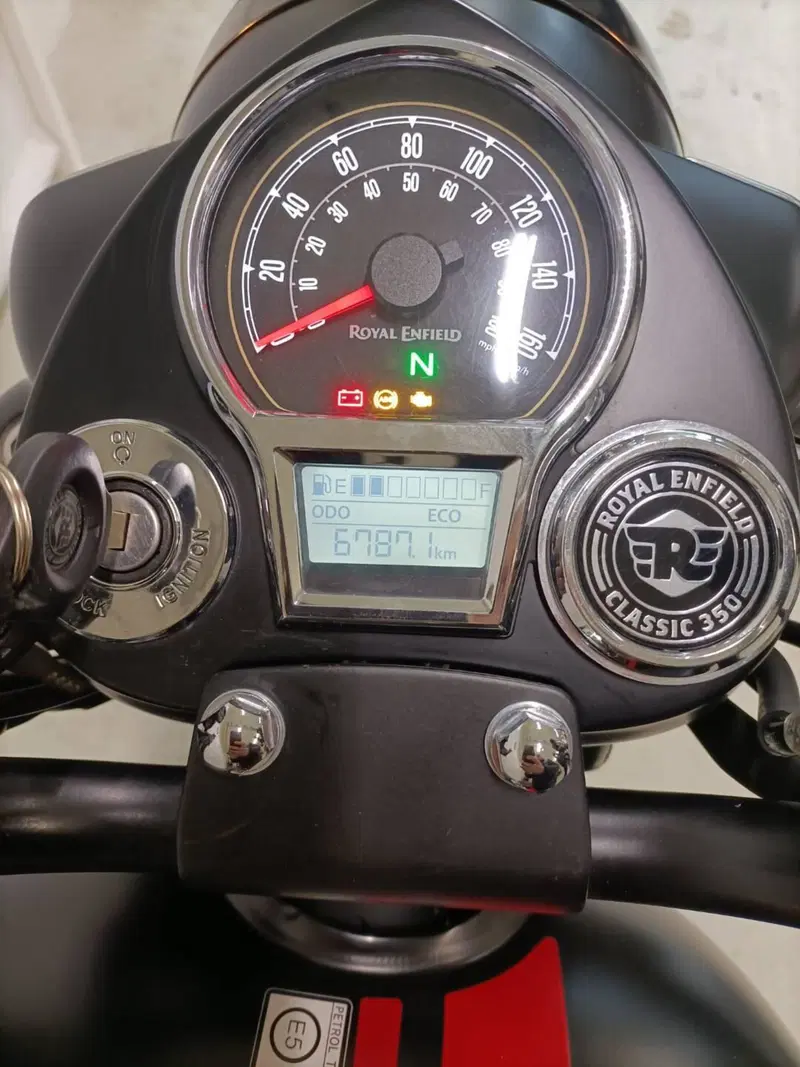 Royal Enfield Classic 350 (2021 - 26) (6)