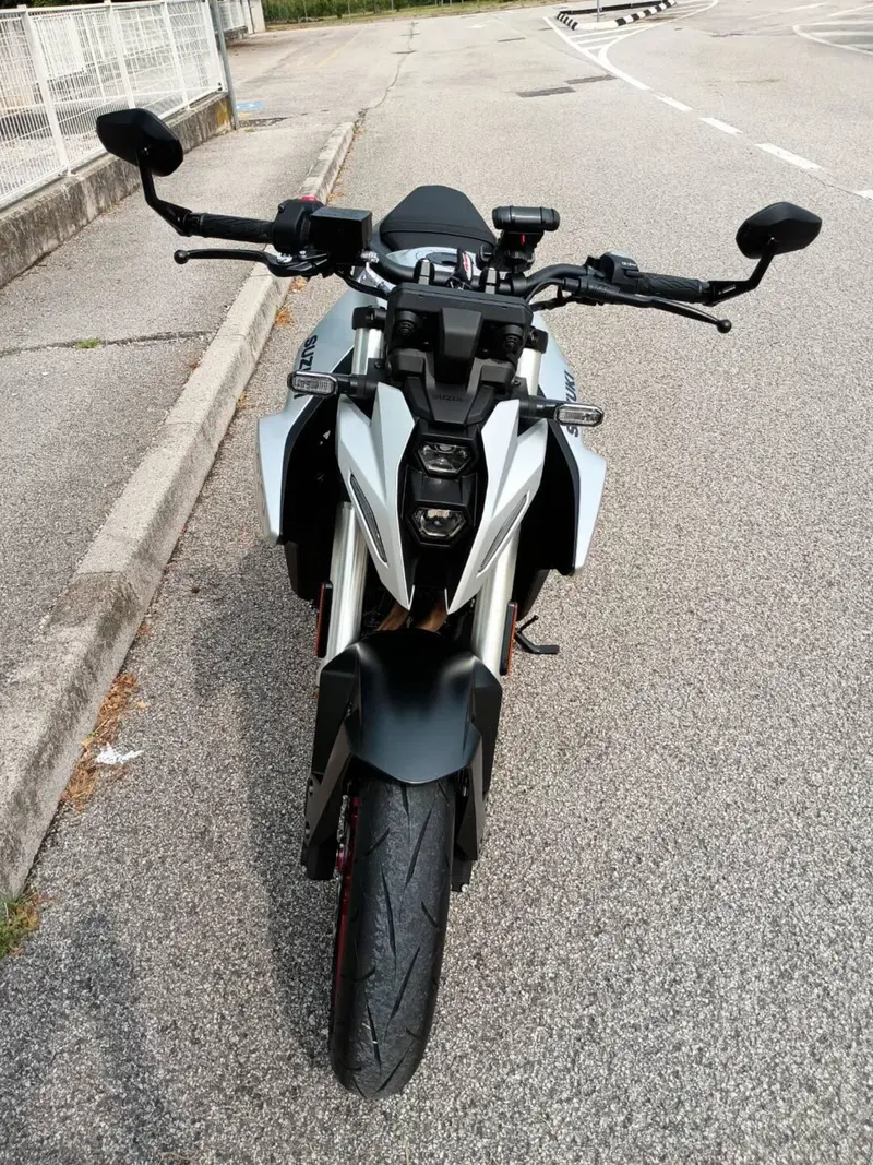 Suzuki GSX-8S (2025 - 26) (6)