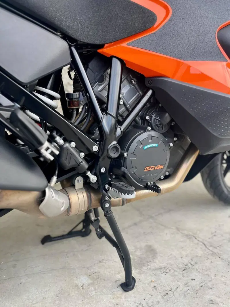 KTM 1290 Super Adventure S (2021) (10)