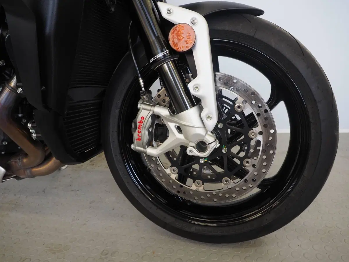 MV Agusta Brutale 1000 RS (2022 - 26) (3)
