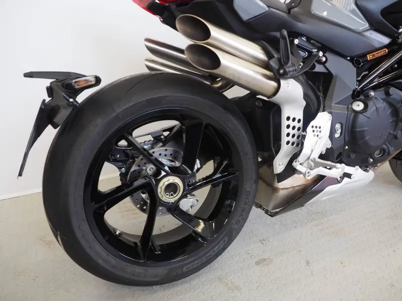 MV Agusta Brutale 1000 RS (2022 - 26) (4)