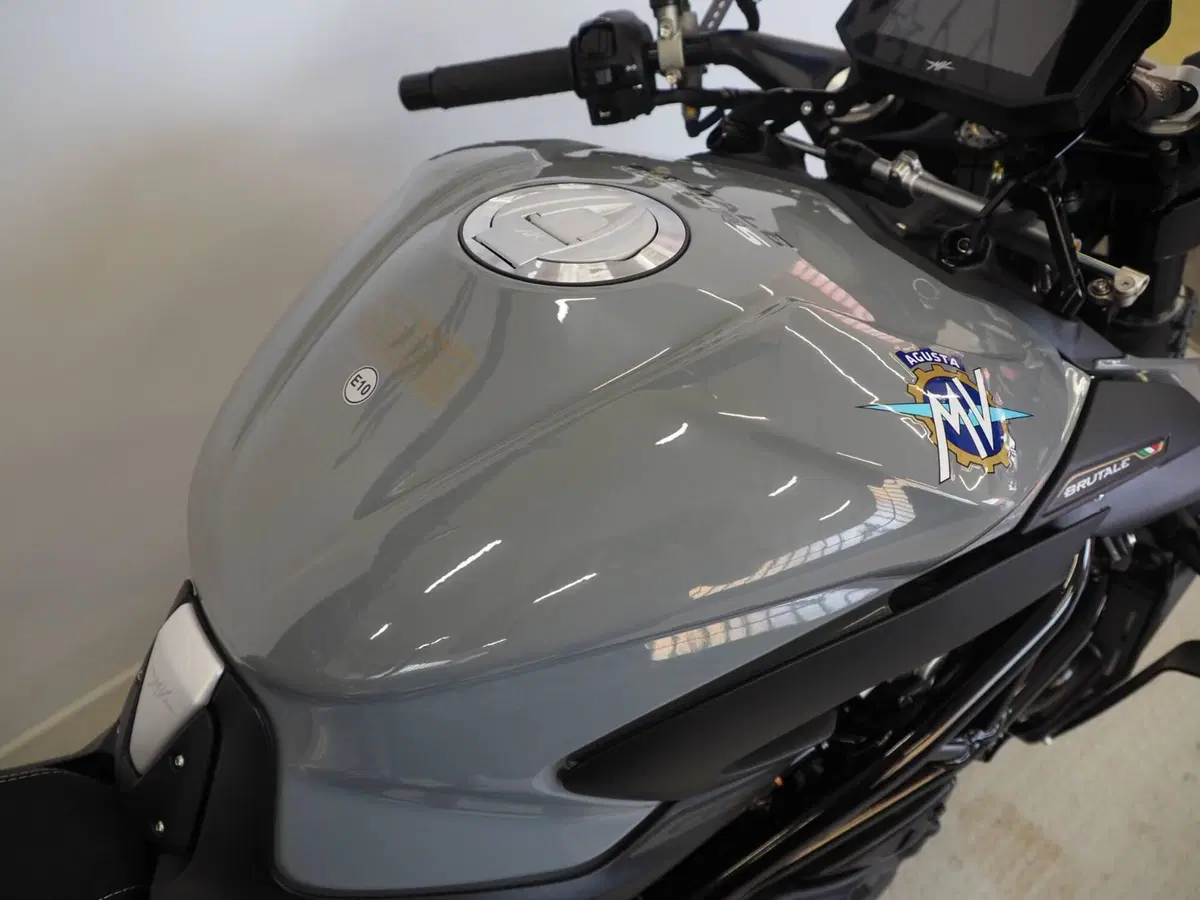 MV Agusta Brutale 1000 RS (2022 - 26) (6)