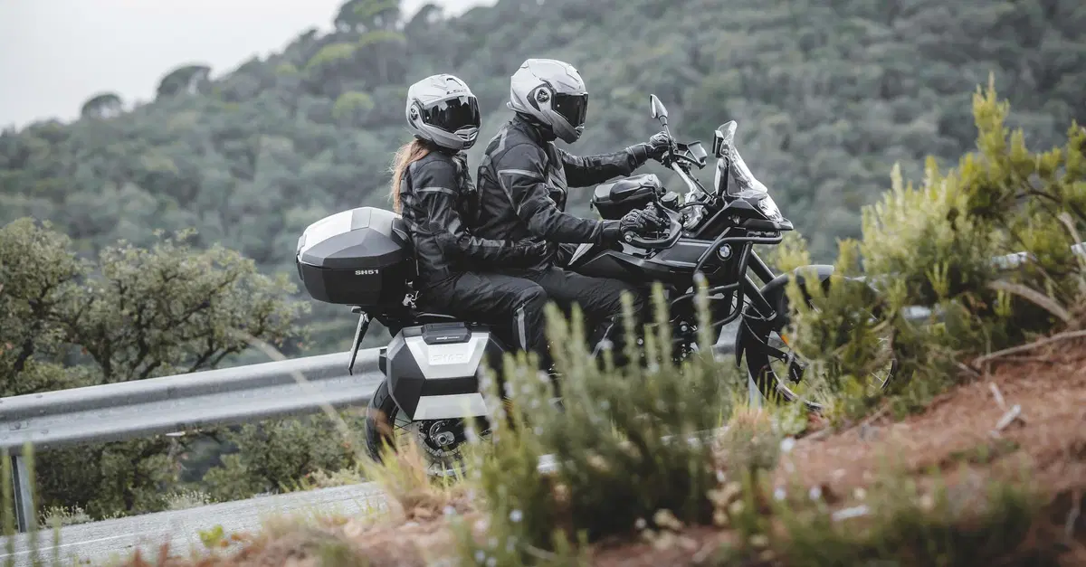 SHAD lancia l'SH51: il top case da 51 litri per viaggi senza compromessi