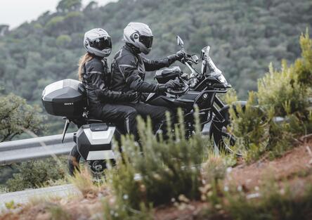 SHAD lancia l'SH51: il top case da 51 litri per viaggi senza compromessi