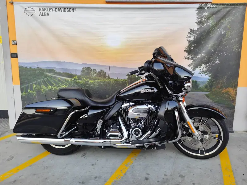 Harley-Davidson 107 Street Glide (2017 - 19) - FLHX