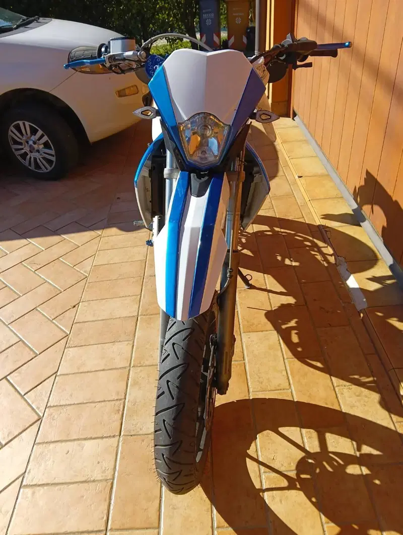 Rieju Marathon 125 Motard Pro (2009 - 17) (4)